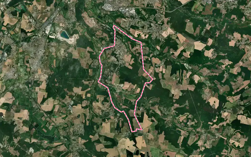 Vue satellite de Vœuil-et-Giget avec ses contours administratifs