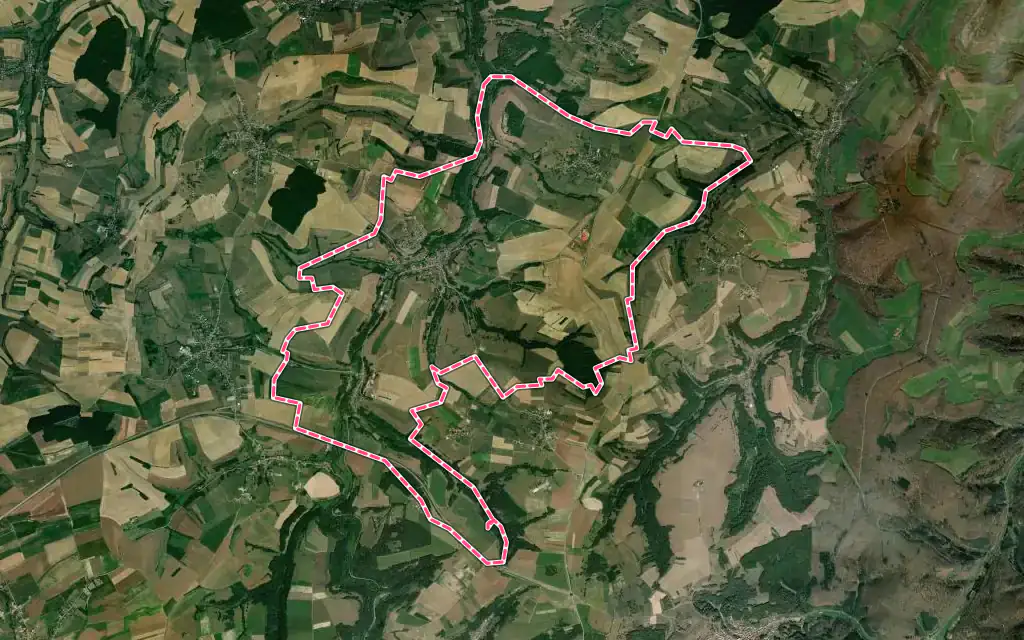 Vue satellite de Volmunster avec ses contours administratifs