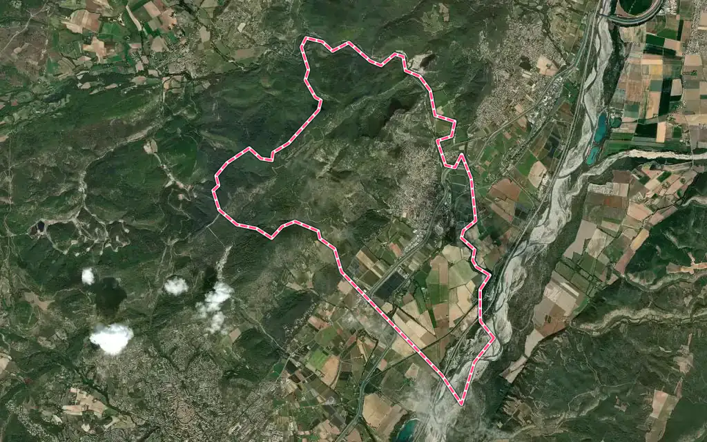 Vue satellite de Volx avec ses contours administratifs