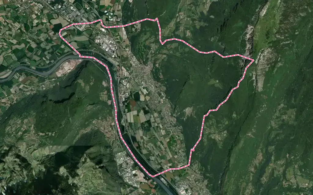 Vue satellite de Voreppe avec ses contours administratifs