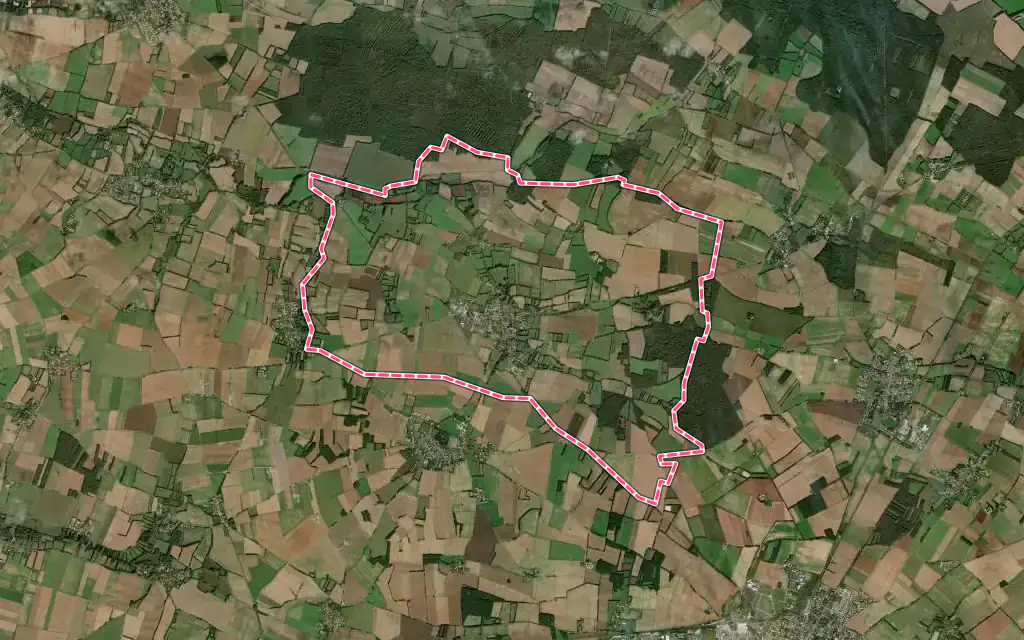 Vue satellite de Vouhé avec ses contours administratifs