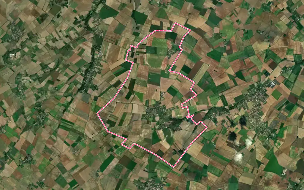Vue satellite de Vouzailles avec ses contours administratifs