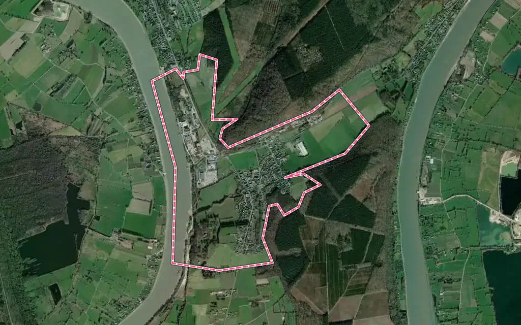 Vue satellite de Yainville avec ses contours administratifs