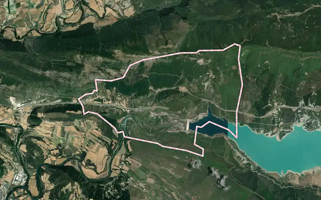 Vista satélite de Yesa con su contorno administrativo