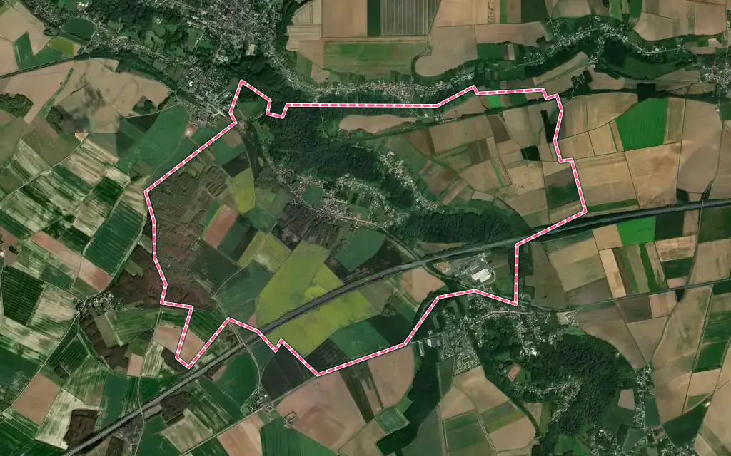 Vue satellite de Ymeray avec ses contours administratifs