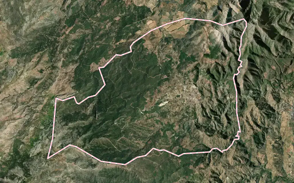 Vista satélite de Yunquera con su contorno administrativo