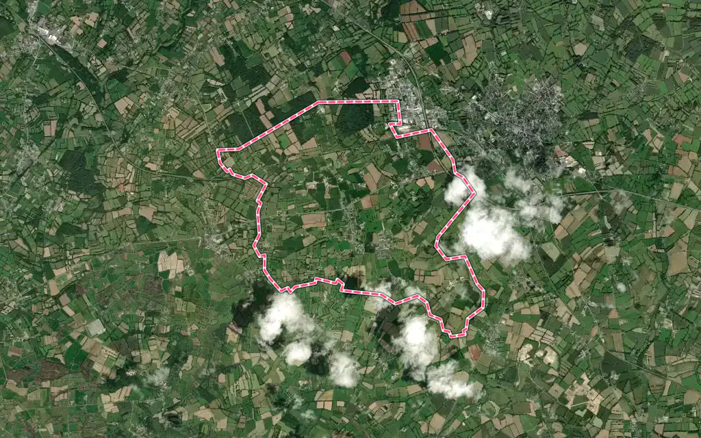 Vue satellite de Yvetot-Bocage avec ses contours administratifs