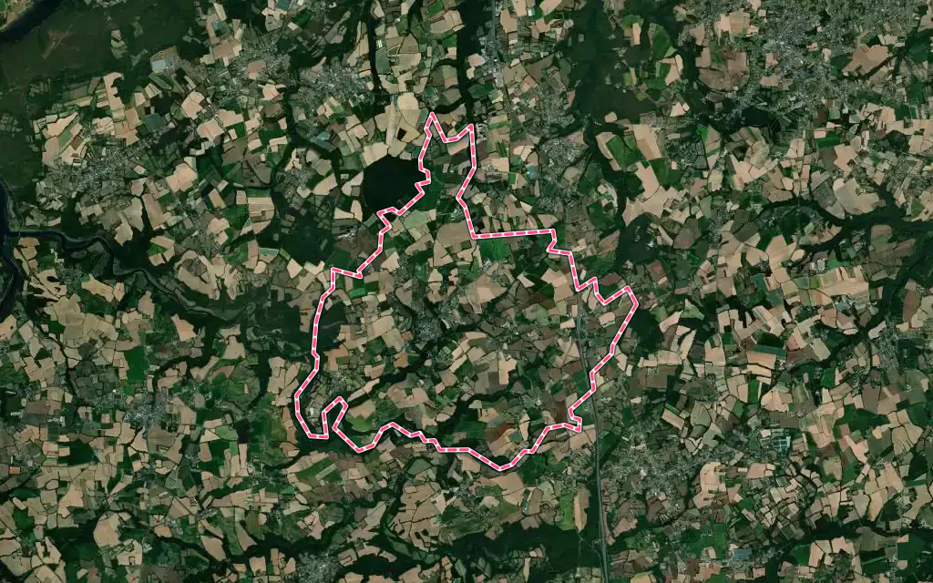 Vue satellite de Yvias avec ses contours administratifs