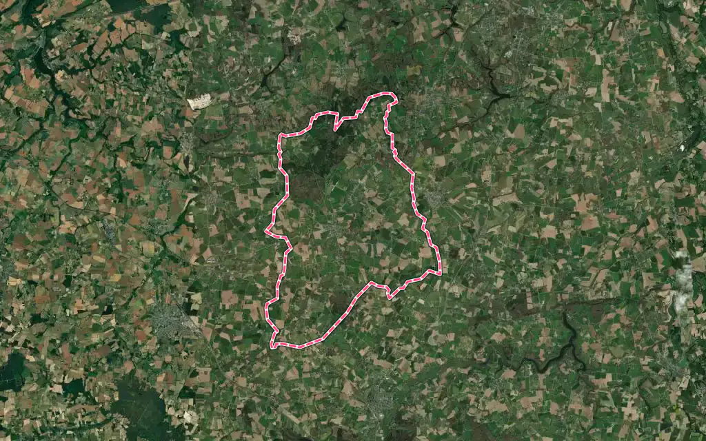 Vue satellite de Yvignac-la-Tour avec ses contours administratifs