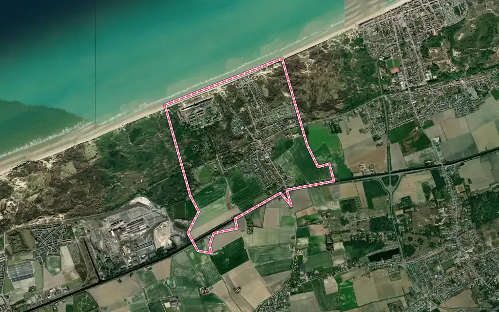 Vue satellite de Zuydcoote avec ses contours administratifs